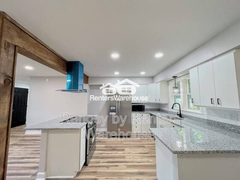 Gorgeous Home With Huge Backyard! property image