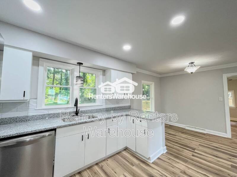 Gorgeous Home With Huge Backyard! property image
