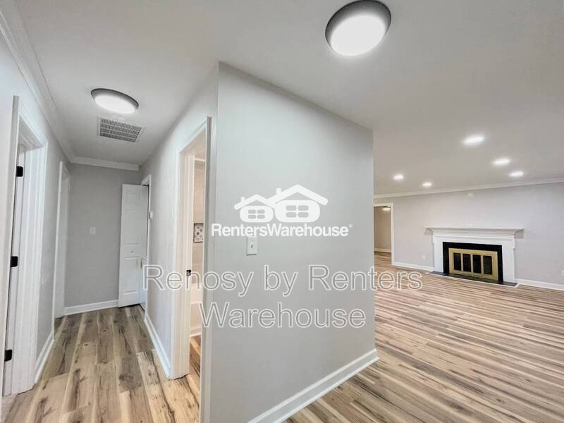 Gorgeous Home With Huge Backyard! property image