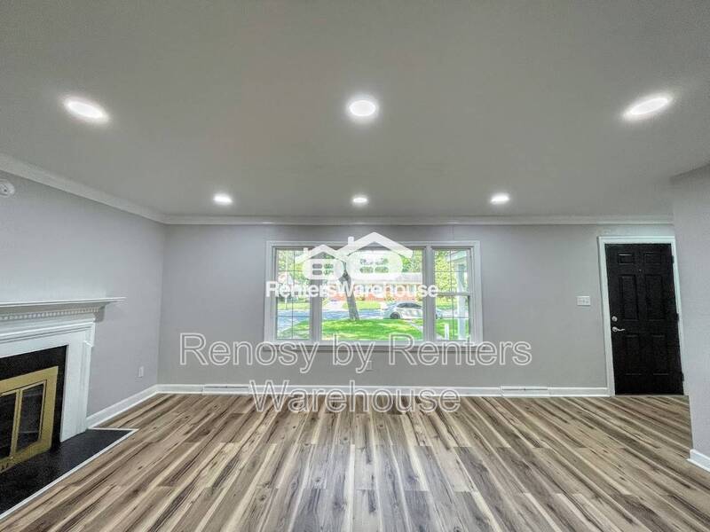 Gorgeous Home With Huge Backyard! property image