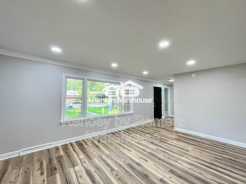 Gorgeous Home With Huge Backyard! property image