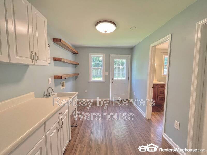 Beautiful Home With Huge Backyard! property image