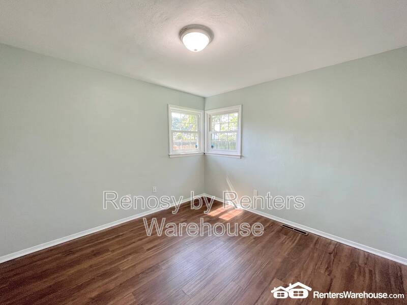Beautiful Home With Huge Backyard! property image