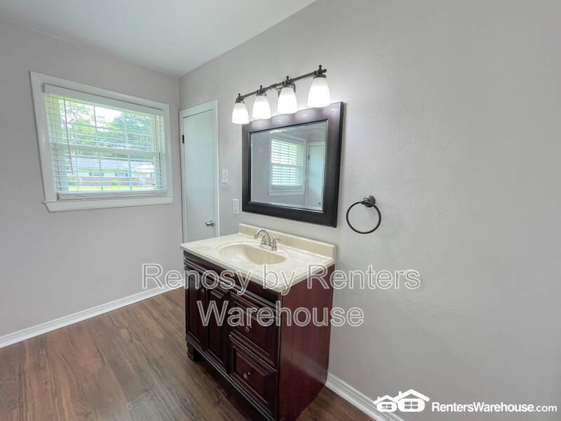 Beautiful Home With Huge Backyard! property image