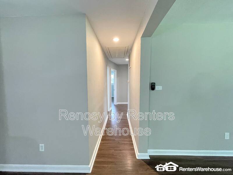 Beautiful Home With Huge Backyard! property image