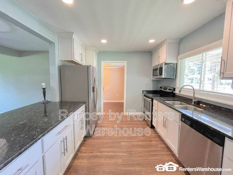 Beautiful Home With Huge Backyard! property image