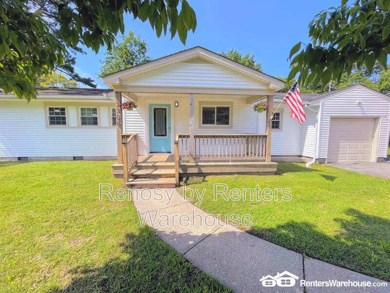 Beautiful Home With Huge Backyard! property image