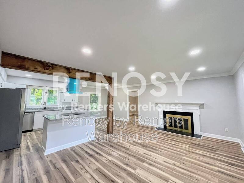 Gorgeous Home With Huge Backyard! property image