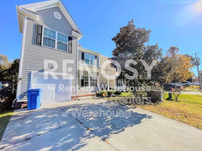 Beautiful 4-Bedroom Home with Spacious Fenced Backyard! property image