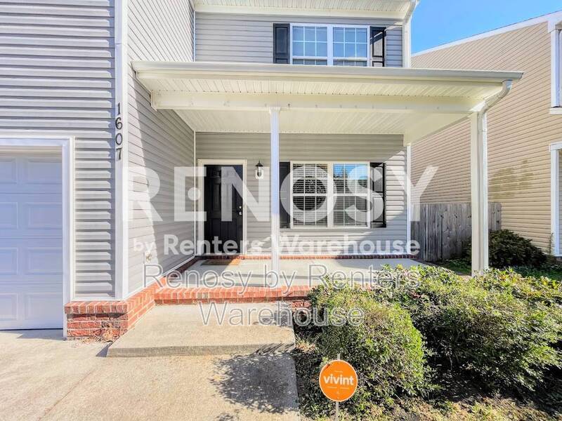 Beautiful 4-Bedroom Home with Spacious Fenced Backyard! property image