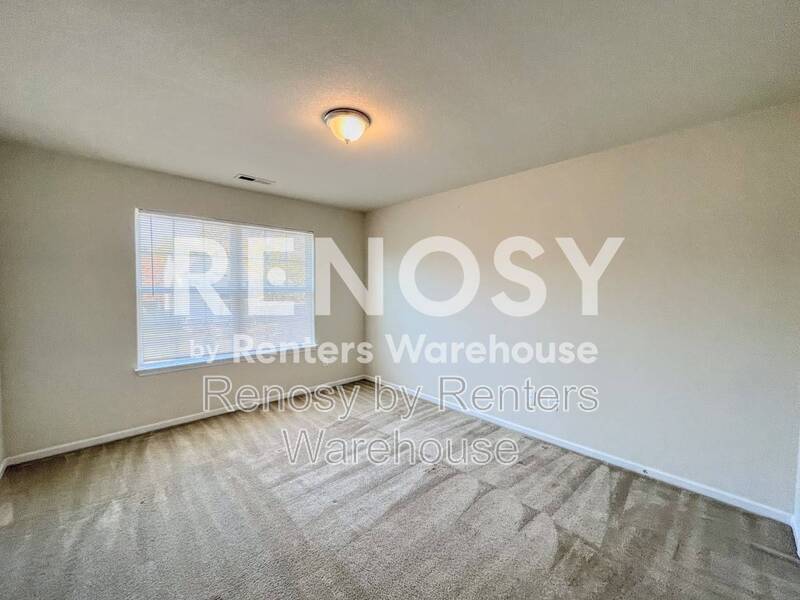 Beautiful 4-Bedroom Home with Spacious Fenced Backyard! property image