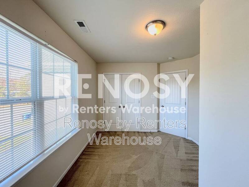 Beautiful 4-Bedroom Home with Spacious Fenced Backyard! property image