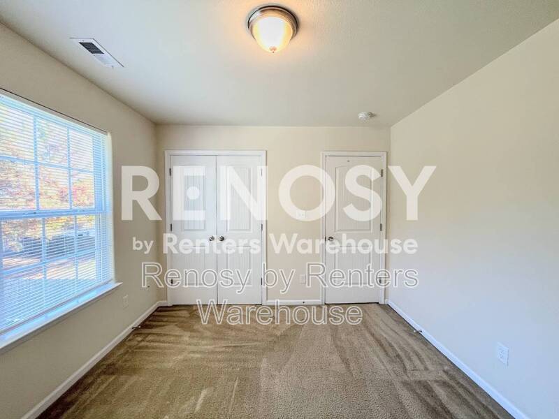 Beautiful 4-Bedroom Home with Spacious Fenced Backyard! property image